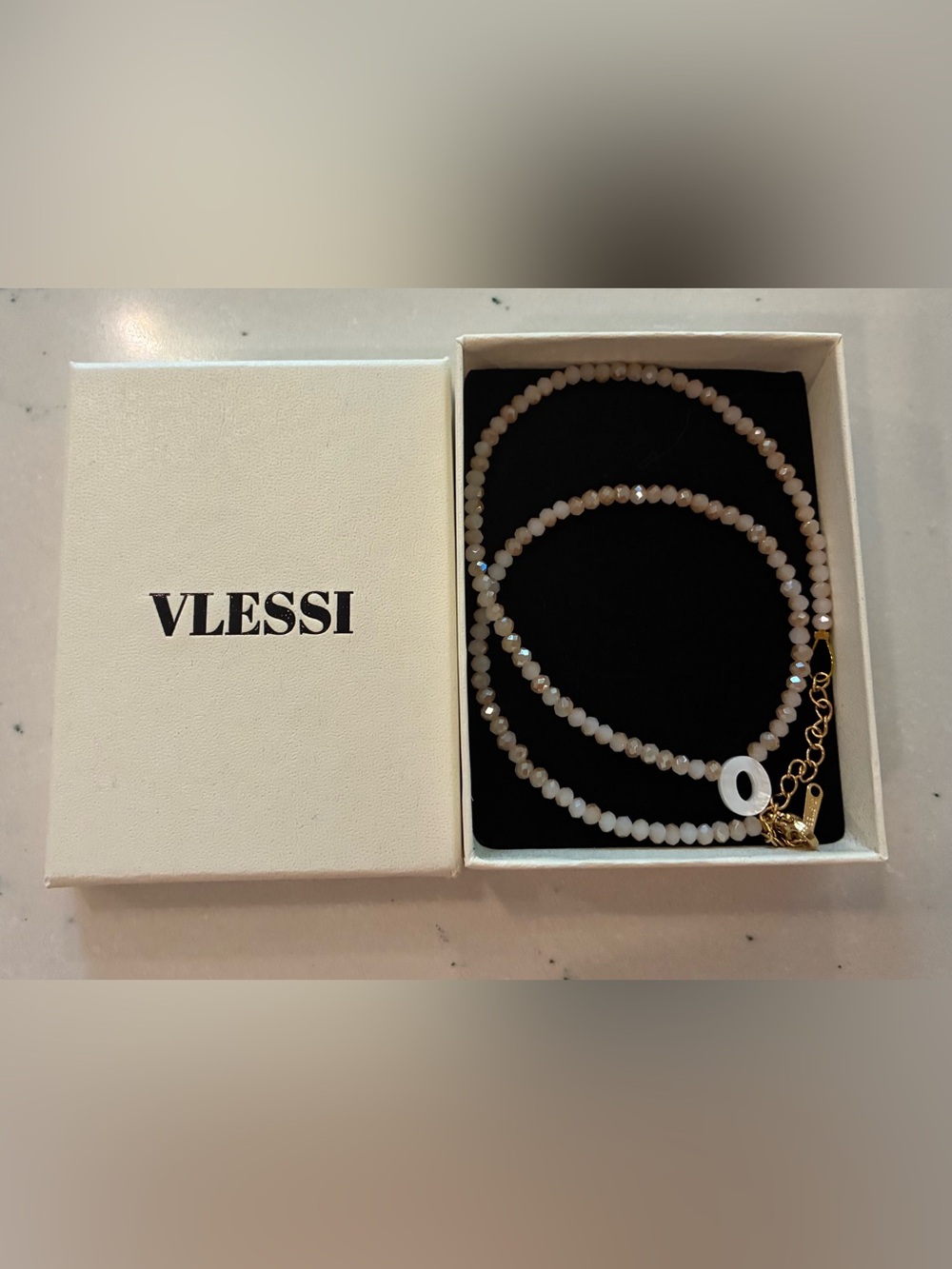 NWB Vlessi  SPARKLING INITIAL CHOKER BEADS Letter O